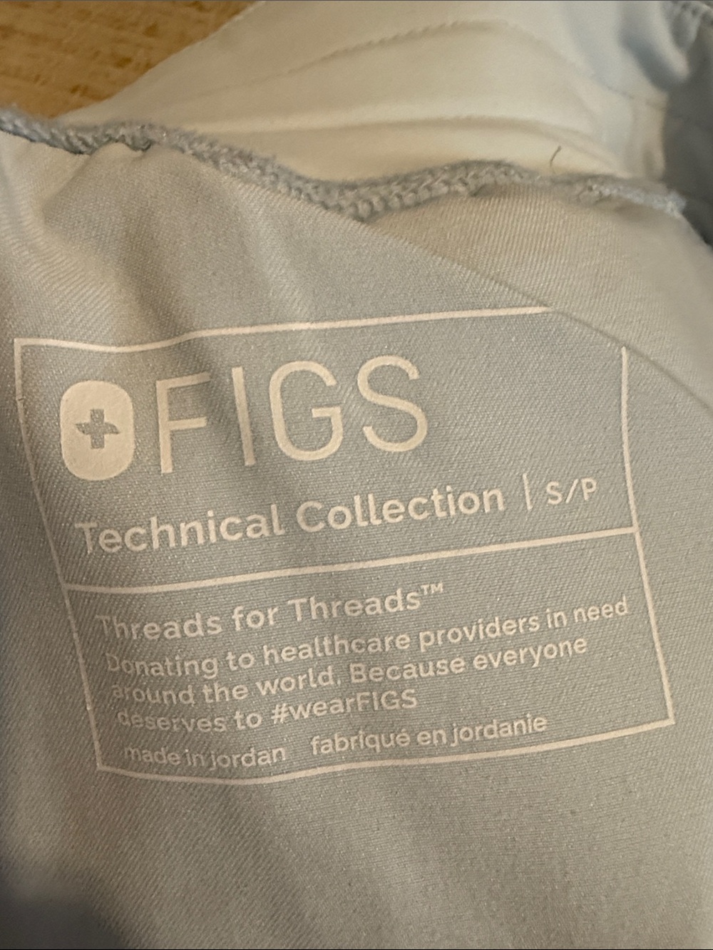 Figs Open Skies XS Rafaela Top and Small Petite Zamora joggers set - Picture 6 of 6